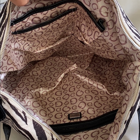 Guess Purse - Picture 3 of 3
